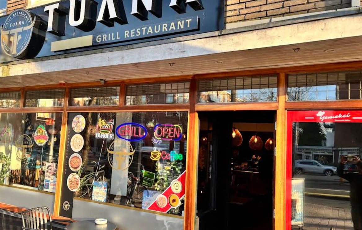 Buitenkant van Tuana Grill Amsterdam aan Bos en Lommerweg
